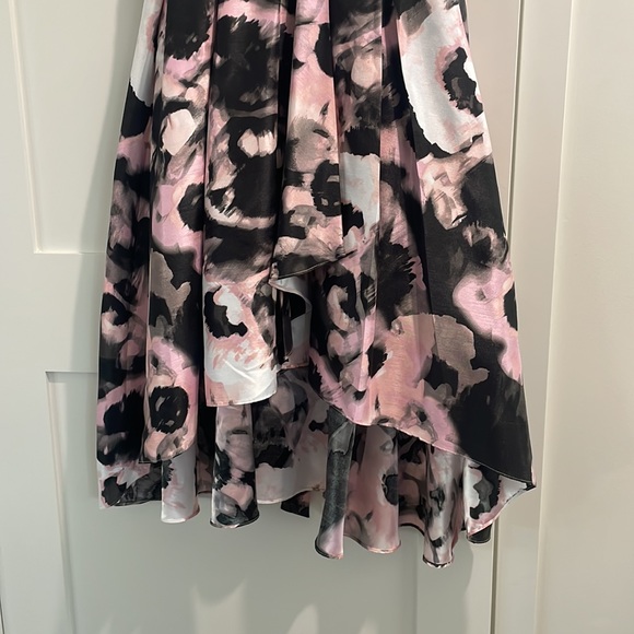 High Low Belted Patterned Dress - Picture 2 of 7